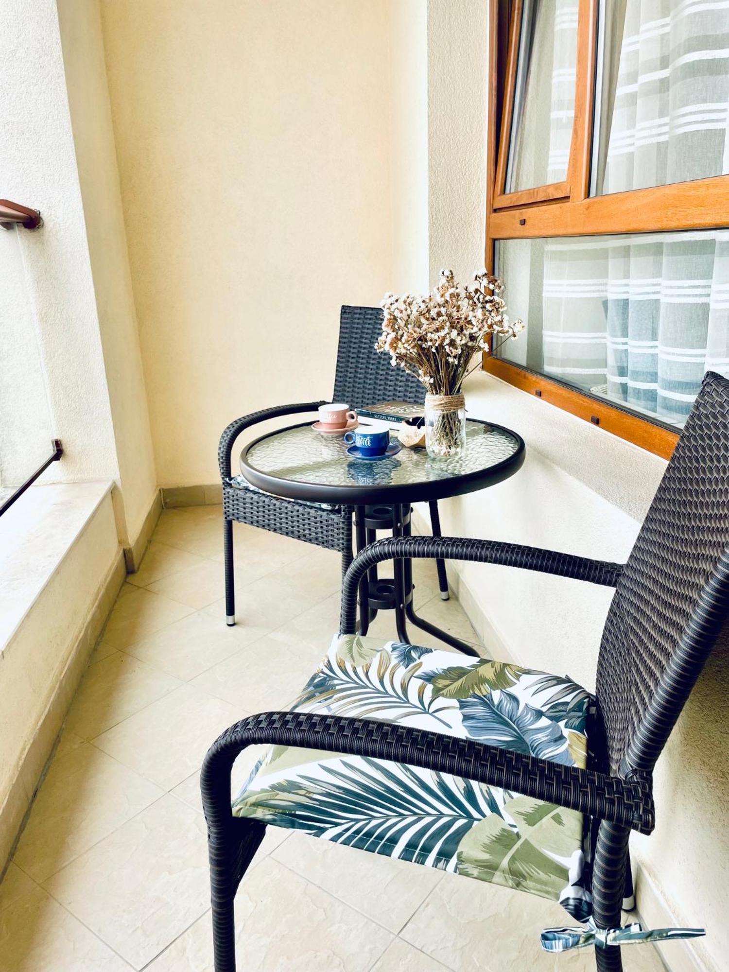 Апартамент Flowers Apartman Várna Kültér fotó